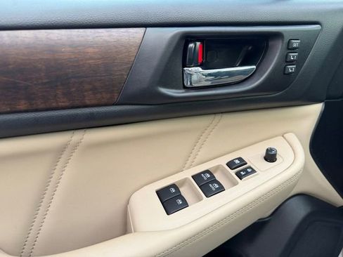 Used 2019 Subaru Outback 2.5i Limited image 6