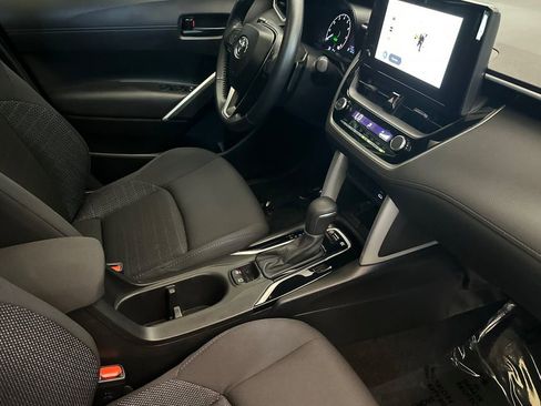 Used 2024 Toyota Corolla Cross AWD Hybrid w/ Moonroof Package image 16