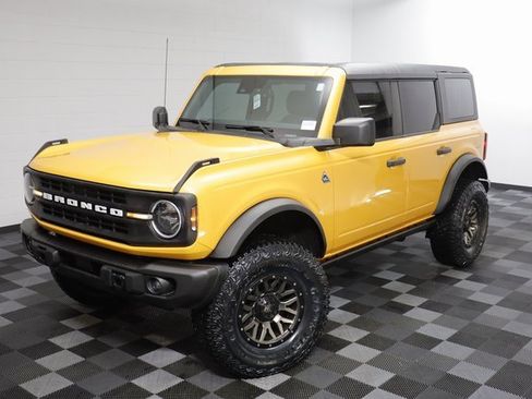 Used 2022 Ford Bronco Black Diamond image 2