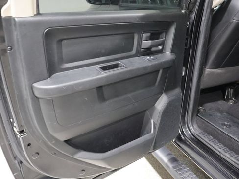Used 2018 RAM 1500 Express w/ Black Ram 1500 Express Group AWD/4WD image 17