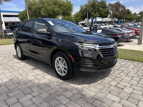 Used 2022 Chevrolet Equinox LS w/ LS Convenience Package FWD image 16