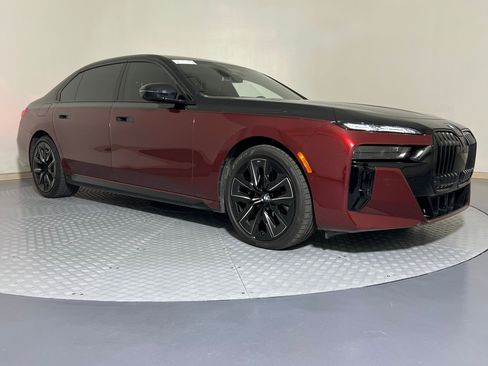 Certified 2023 BMW 760i xDrive w/ Executive Package image 6