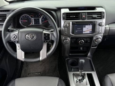 Used 2017 Toyota 4Runner SR5 Premium RWD image 15