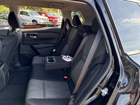 Used 2026 Nissan Rogue SV FWD image 17