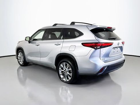 Used 2023 Toyota Highlander Limited AWD/4WD image 6
