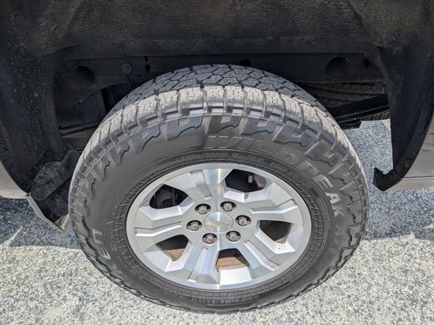 Used 2018 Chevrolet Silverado 1500 LT w/ All Star Edition AWD/4WD image 10