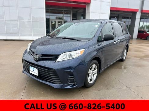 Used 2020 Toyota Sienna L FWD image 2