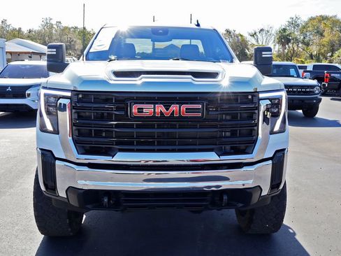 Used 2024 GMC Sierra 2500 Pro w/ Convenience Package image 3