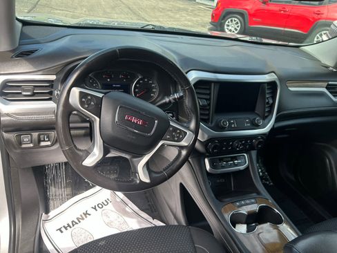 Used 2020 GMC Acadia SLE FWD image 18