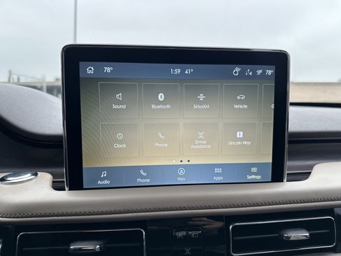 Used 2022 Lincoln Aviator Reserve w/ Equipment Group 201A image 23