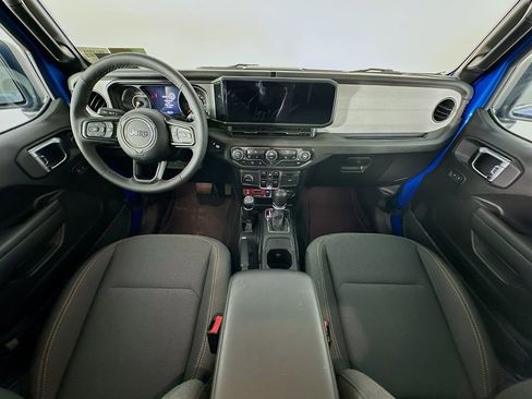 Used 2025 Jeep Wrangler Unlimited Sport AWD/4WD image 10