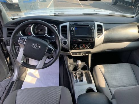 Used 2013 Toyota Tacoma 4x4 Access Cab V6 w/ SR5 Pkg image 16