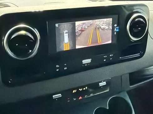 Used 2022 Mercedes-Benz Sprinter 3500 image 27