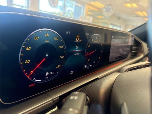 Used 2020 Mercedes-Benz GLE 350 4MATIC image 16