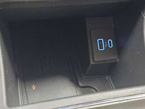 Used 2022 Ford Edge Titanium image 7