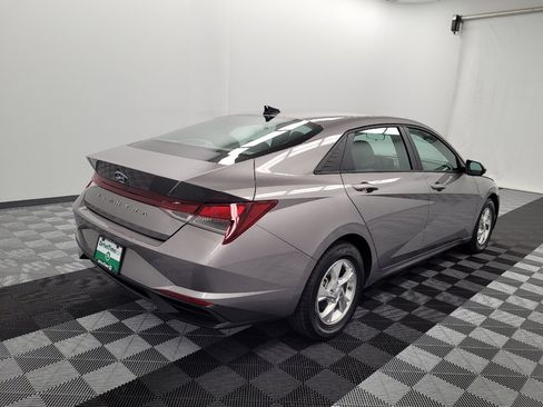 Used 2023 Hyundai Elantra SE FWD image 9