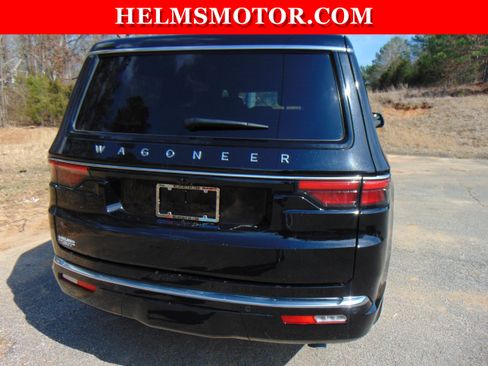 Certified 2025 Jeep Wagoneer 4WD image 15