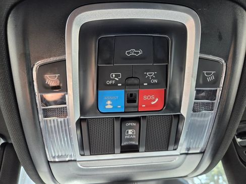 Used 2025 RAM 1500 Big Horn AWD/4WD image 36