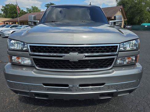 Used 2006 Chevrolet Silverado 2500 LT w/ Heavy-Duty Power Package AWD/4WD image 12
