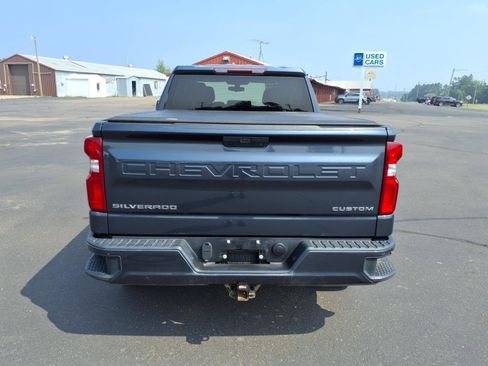 Used 2020 Chevrolet Silverado 1500 Custom w/ Custom Value Package image 5