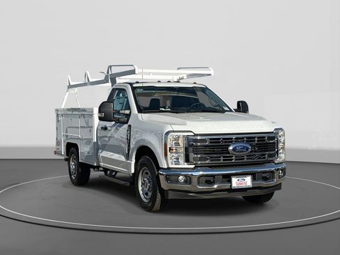 New 2026 Ford F350 XL w/ XL Chrome Package image 4