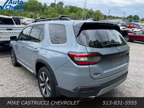 Used 2023 Honda Pilot Touring image 4