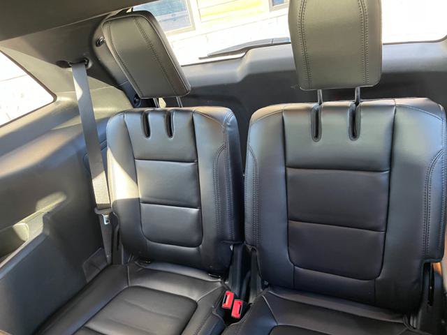Used 2018 Ford Explorer XLT w/ Equipment Group 202A AWD/4WD image 23