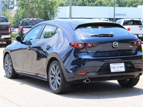 Used 2023 MAZDA MAZDA3 s FWD image 6