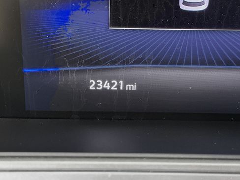 Used 2025 Volkswagen Taos SE FWD image 19