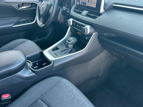 Used 2025 Toyota RAV4 XLE image 32