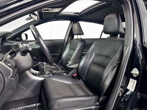 Used 2017 Honda Accord Sport image 23