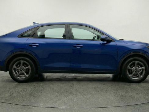 Used 2025 Kia K4 LXS image 11