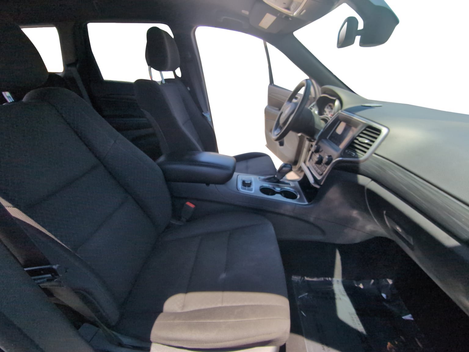 Used 2020 Jeep Grand Cherokee Laredo AWD/4WD image 17