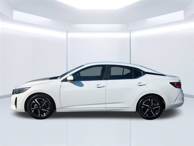 Used 2024 Nissan Sentra SV FWD image 2