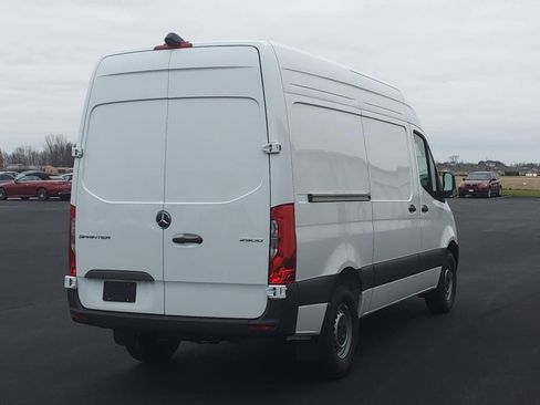 Used 2025 Mercedes-Benz Sprinter 2500 image 7