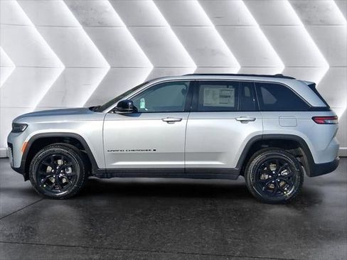 New 2026 Jeep Grand Cherokee Altitude AWD/4WD image 19