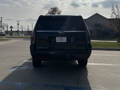 Used 2020 Cadillac Escalade ESV Platinum image 7