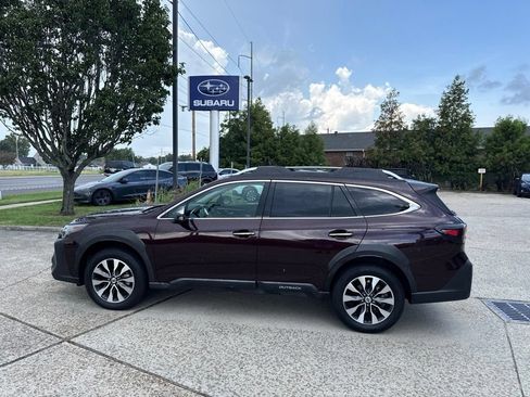 Used 2023 Subaru Outback Touring AWD/4WD image 4