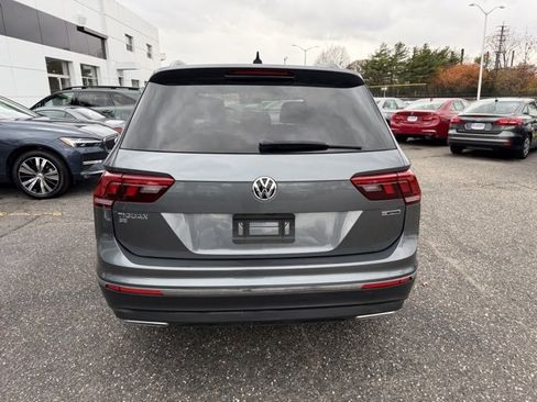 Used 2020 Volkswagen Tiguan SE w/ Panoramic Sunroof Package image 12