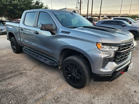 Used 2024 Chevrolet Silverado 1500 LT Trail Boss w/ Convenience Package II AWD/4WD image 1