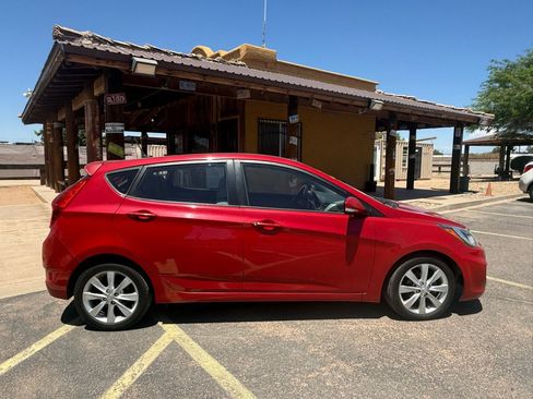 Used 2013 Hyundai Accent SE FWD image 9