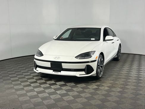 Used 2023 Hyundai Ioniq 6 SEL image 3