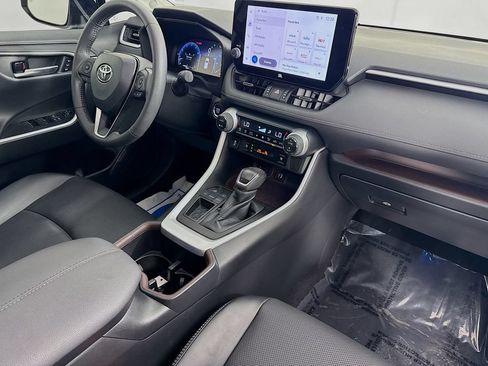 Used 2023 Toyota RAV4 Limited FWD image 35