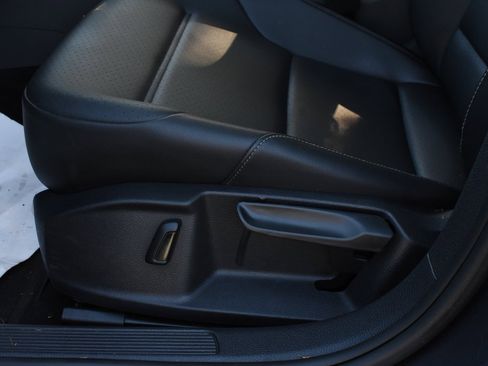 Used 2021 Volkswagen Golf 4-Door image 16