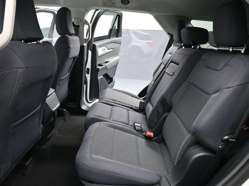 New 2026 Ford Explorer Active RWD image 19