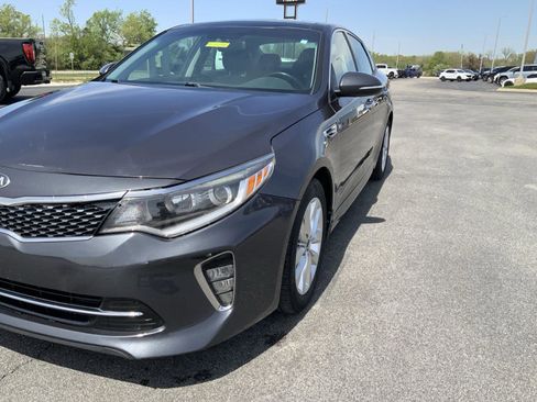 Used 2018 Kia Optima S w/ Panoramic Sunroof Package FWD image 11