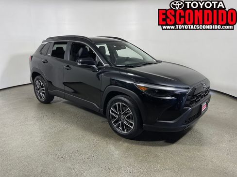 Certified 2026 Toyota Corolla Cross XLE FWD image 1