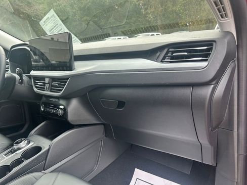 Used 2026 Ford Escape SE w/ PHEV Premium Package image 15