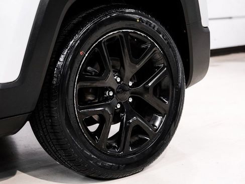 Used 2017 Jeep Renegade Altitude image 58