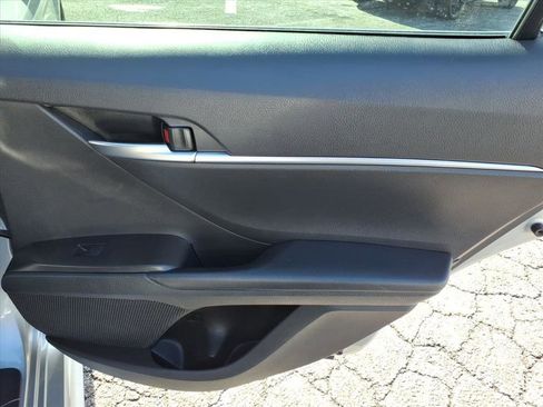 Used 2024 Toyota Camry SE image 17